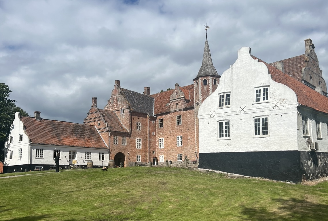 Derfor er vi så fascineret af de rige